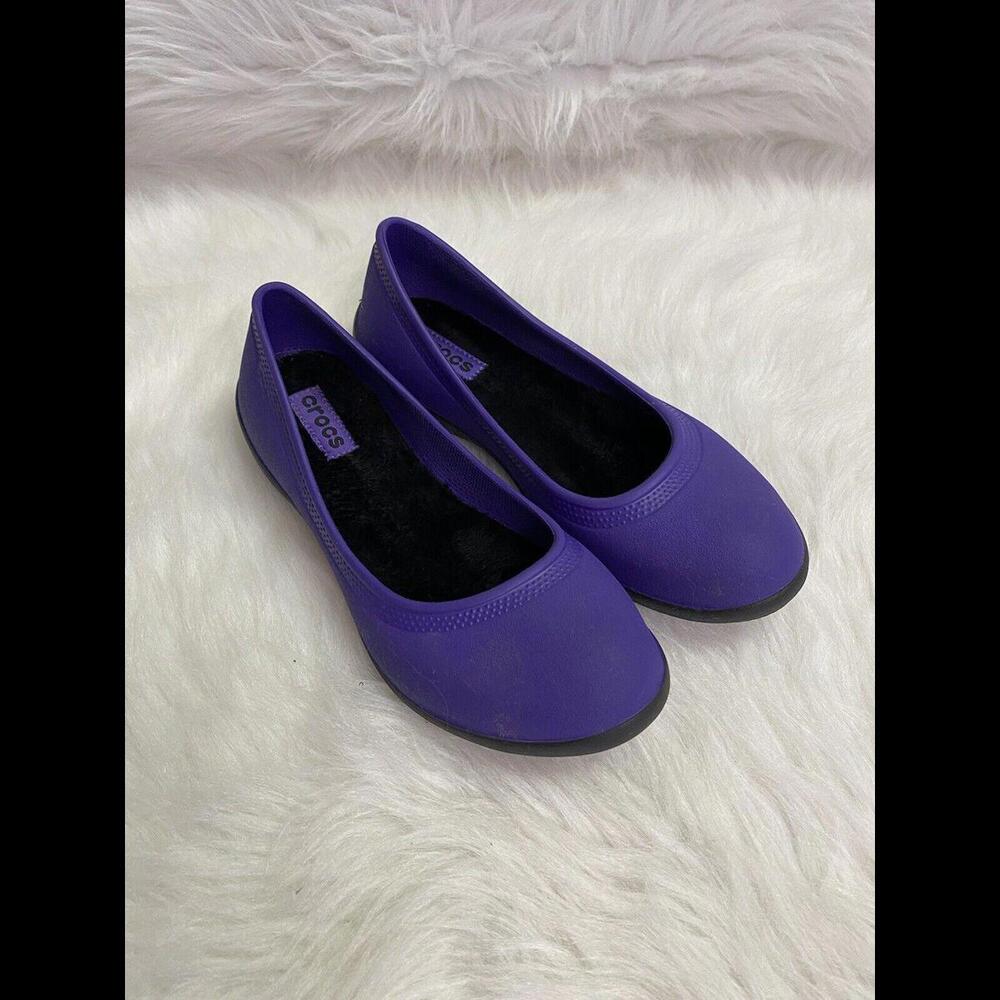 Crocs Women’s Purple Ballet Flats Rubber Logo Furry Insole Casual Sz 7M